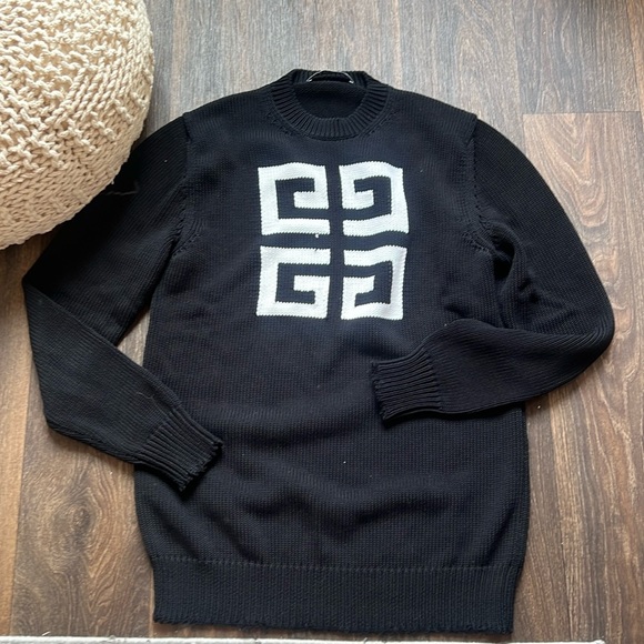 Givenchy Sweater - Picture 1 of 9